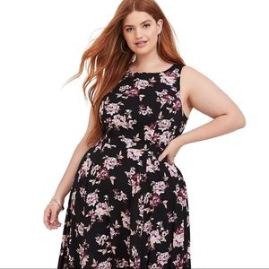 NWT TORRID FLORAL MAXI DRESS SIZE 2